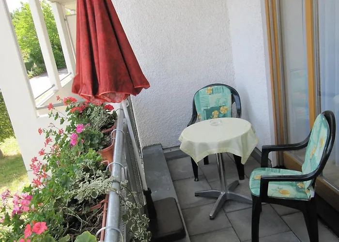 Abendstille Mit Balkon Und Tg *